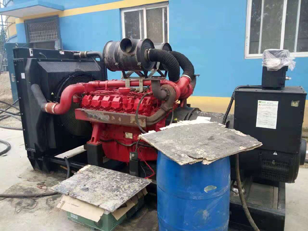 襄阳租赁发电机-柴油发电机组的齿轮箱和发电机温升控制